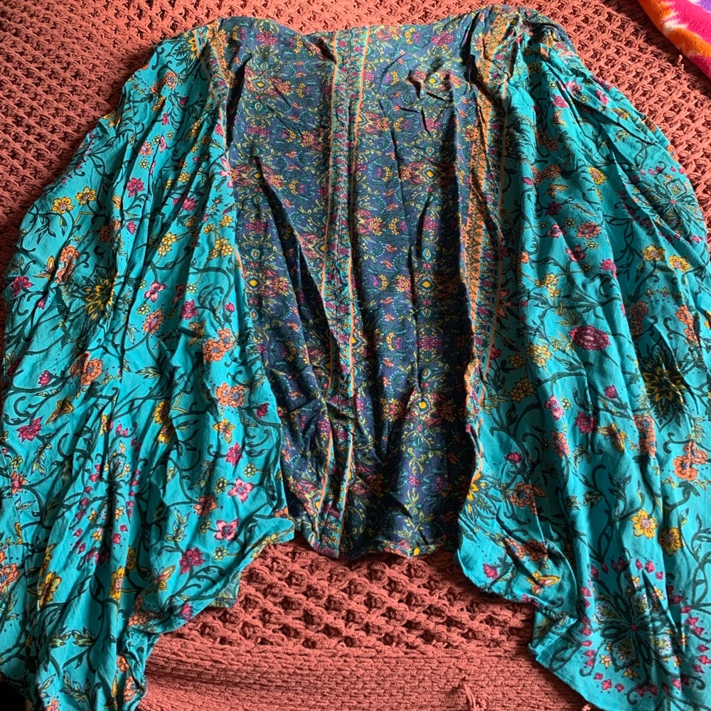 Floral Ruana 🌞🌻 - Picture 2 of 6